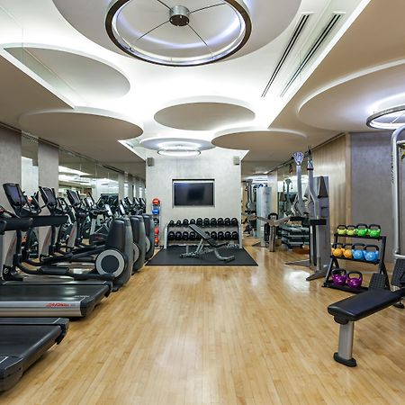The Peninsula Bangkok Hotel Kültér fotó The gym at the hotel