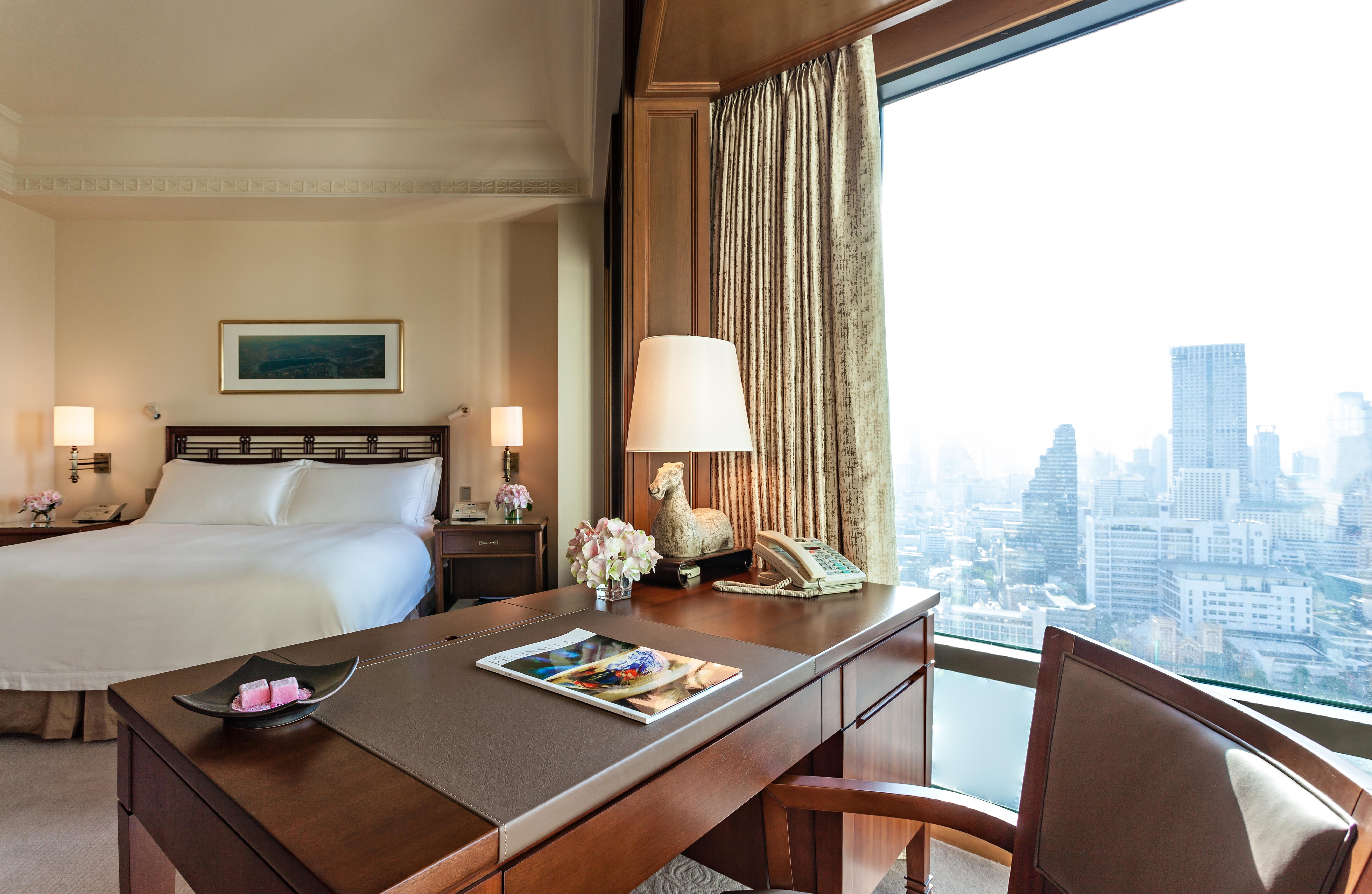 The Peninsula Bangkok Hotel Kültér fotó A room at the hotel